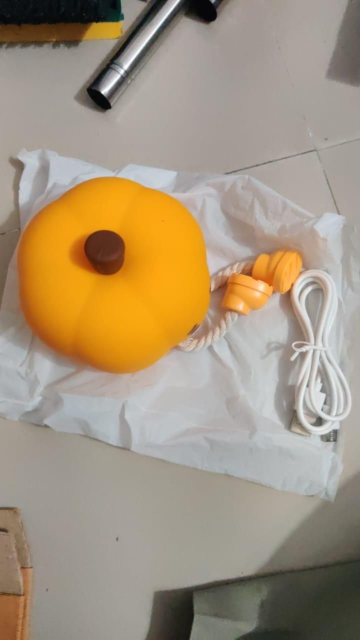 Sad Pumpkin Silicone Lamp – Soft Glow, Sweet Moods!